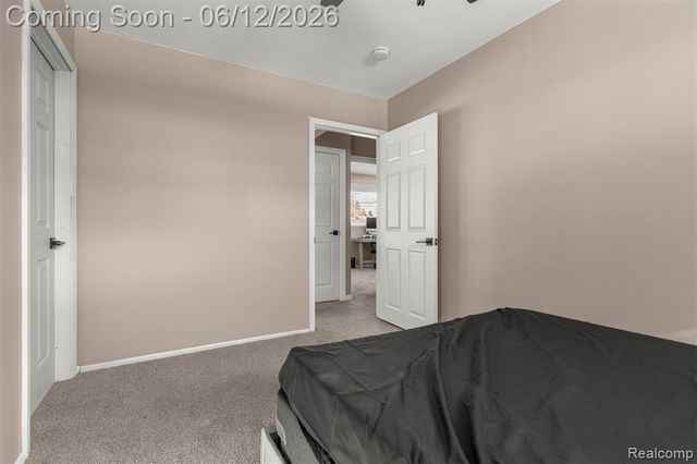 27827 Lyndon Street, Livonia, MI 48154