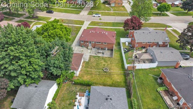27827 Lyndon Street, Livonia, MI 48154