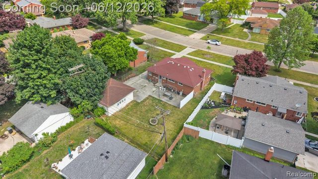 27827 Lyndon Street, Livonia, MI 48154