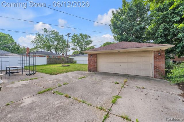 27827 Lyndon Street, Livonia, MI 48154