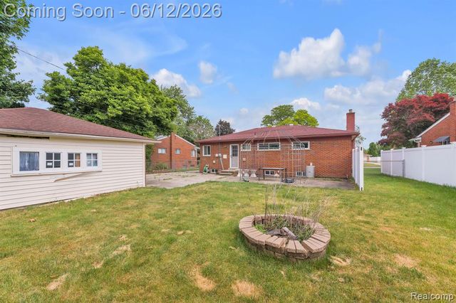 27827 Lyndon Street, Livonia, MI 48154