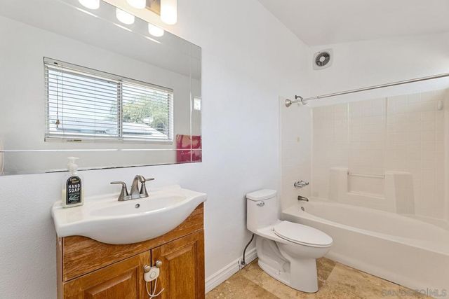 741 Magarian Rd, Fallbrook, CA 92028