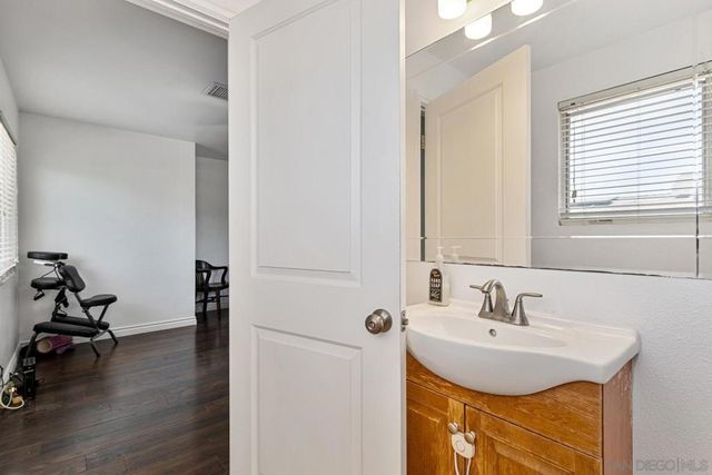 741 Magarian Rd, Fallbrook, CA 92028