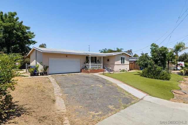 741 Magarian Rd, Fallbrook, CA 92028