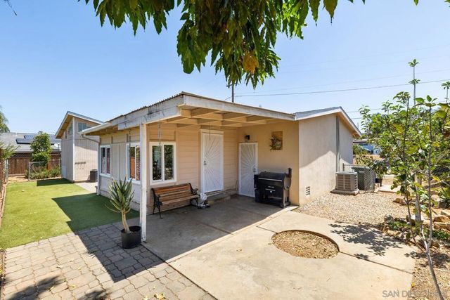 741 Magarian Rd, Fallbrook, CA 92028