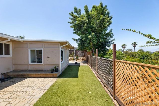741 Magarian Rd, Fallbrook, CA 92028
