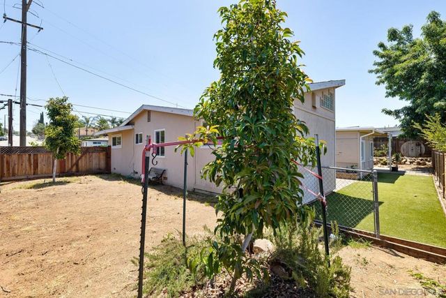 741 Magarian Rd, Fallbrook, CA 92028