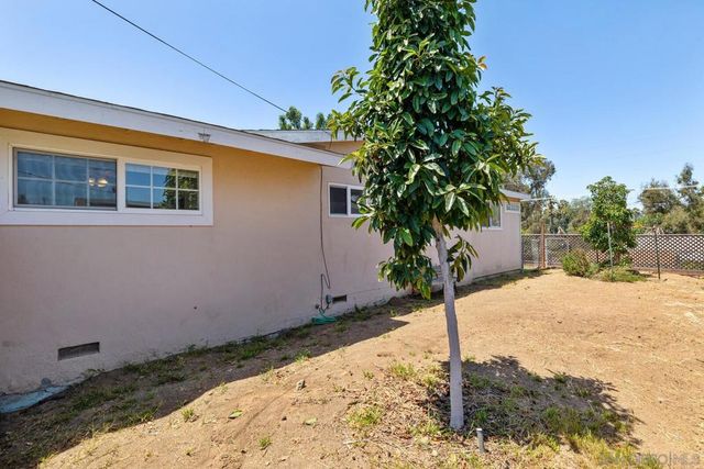 741 Magarian Rd, Fallbrook, CA 92028