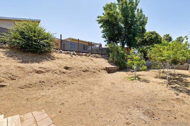 741 Magarian Rd, Fallbrook, CA 92028
