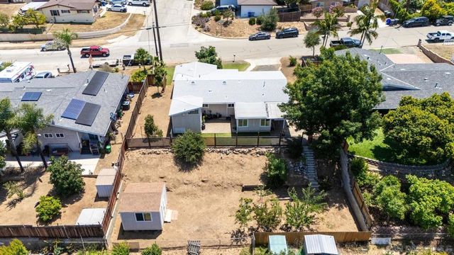 741 Magarian Rd, Fallbrook, CA 92028