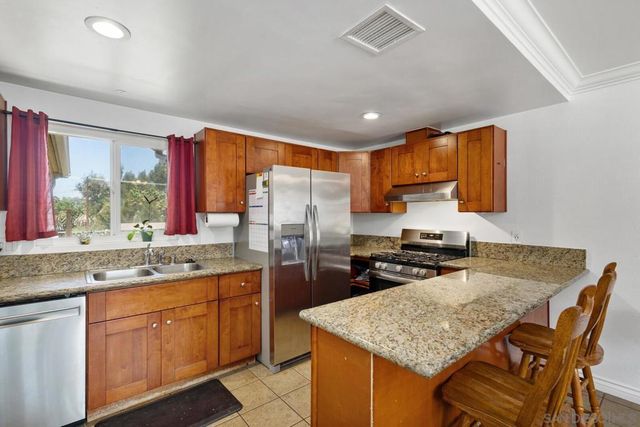 741 Magarian Rd, Fallbrook, CA 92028