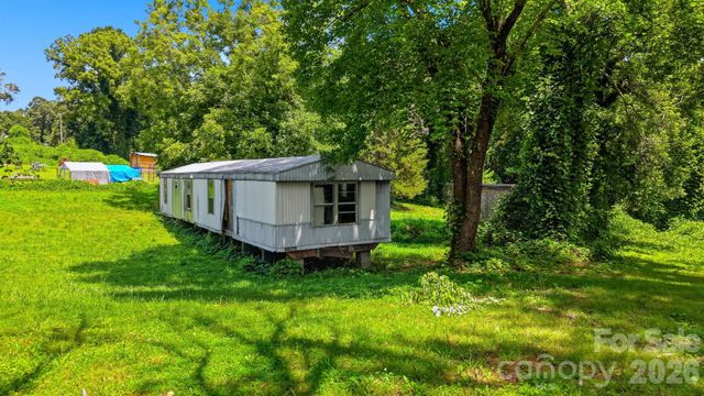136 South Main Street, Granite Falls, NC 28630