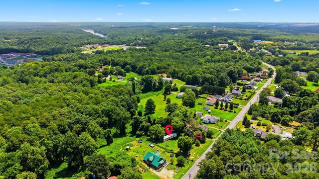 136 South Main Street, Granite Falls, NC 28630