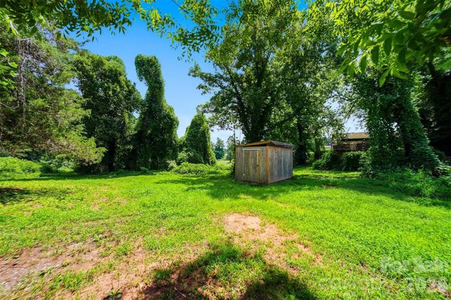 136 South Main Street, Granite Falls, NC 28630