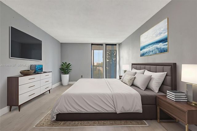 20100 W Country Club Dr 403, Aventura, FL 33180