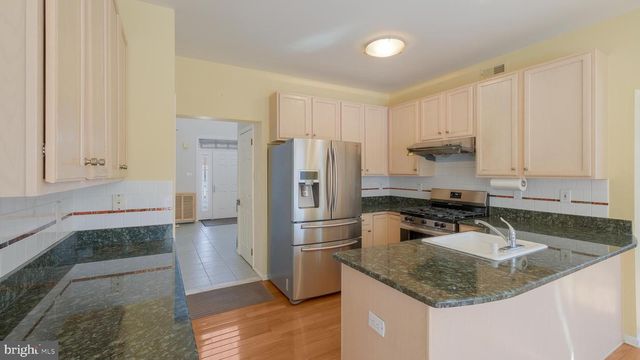 203 CLIVEDEN DR, Newtown, PA 18940