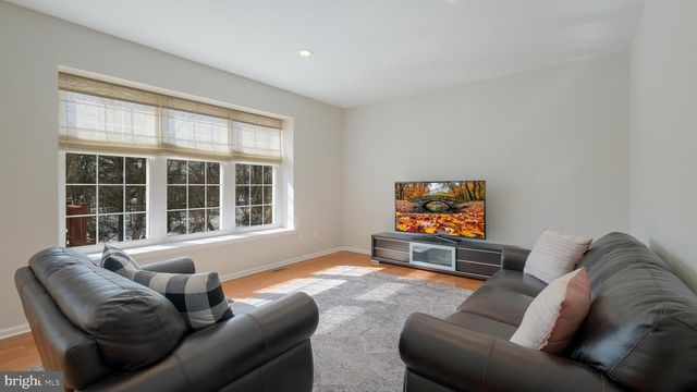 203 CLIVEDEN DR, Newtown, PA 18940