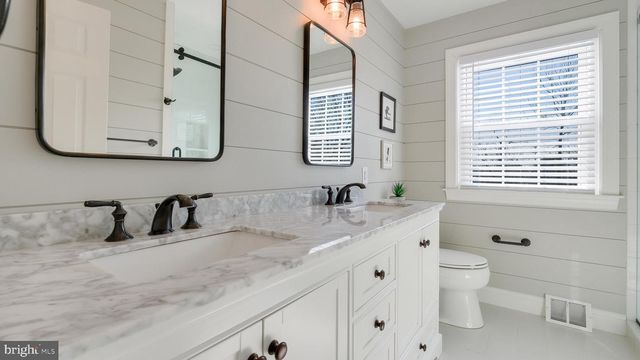 203 CLIVEDEN DR, Newtown, PA 18940