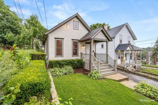 255 Bartlett Place, Elgin, IL 60120