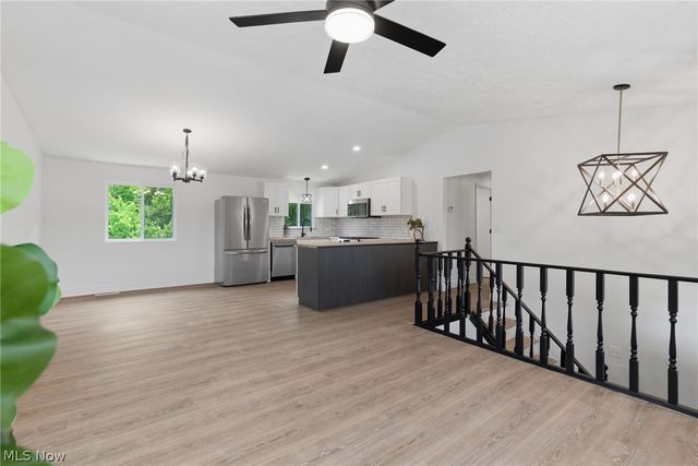 1730 Ledgewood Boulevard NE, Massillon, OH 44646