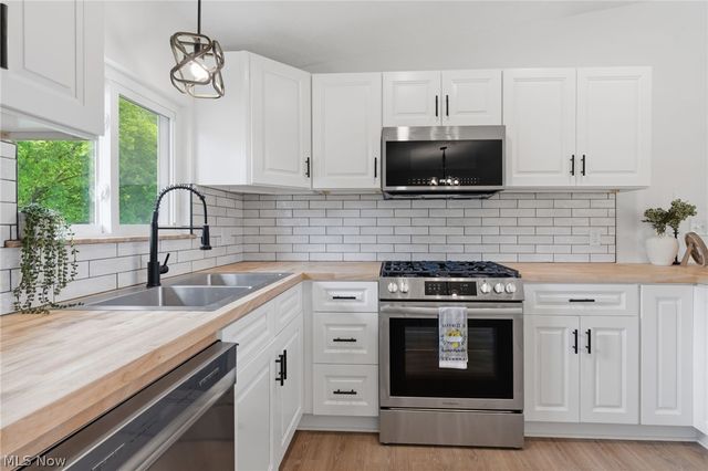 1730 Ledgewood Boulevard NE, Massillon, OH 44646