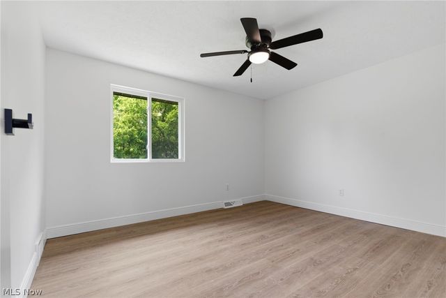 1730 Ledgewood Boulevard NE, Massillon, OH 44646