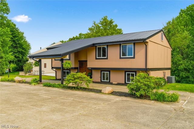 1730 Ledgewood Boulevard NE, Massillon, OH 44646
