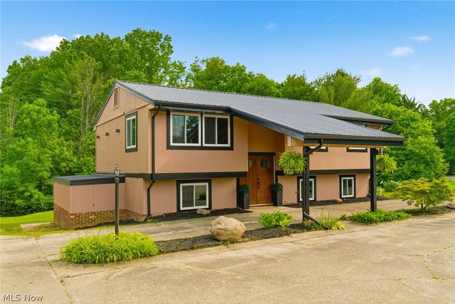 1730 Ledgewood Boulevard NE, Massillon, OH 44646