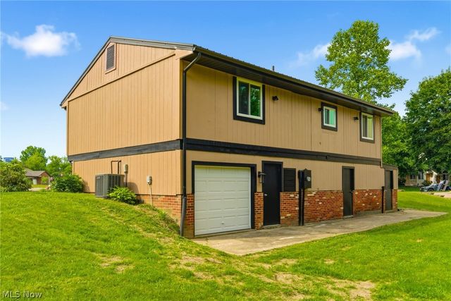 1730 Ledgewood Boulevard NE, Massillon, OH 44646