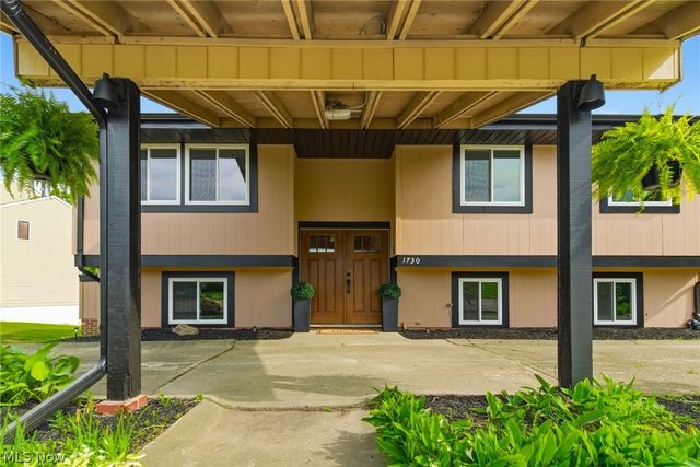 1730 Ledgewood Boulevard NE, Massillon, OH 44646