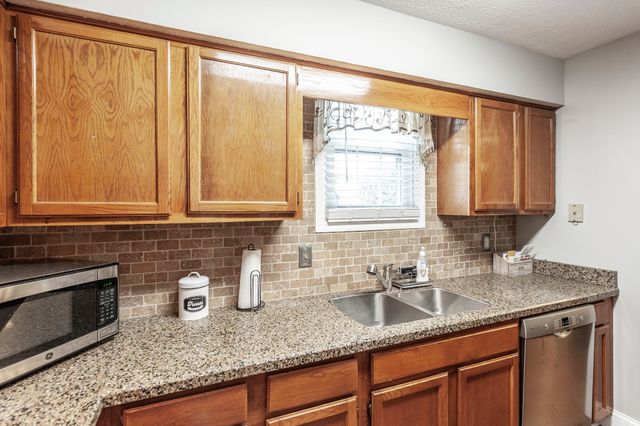 430 Walton Ferry Rd Apt 1606, Hendersonville, TN 37075