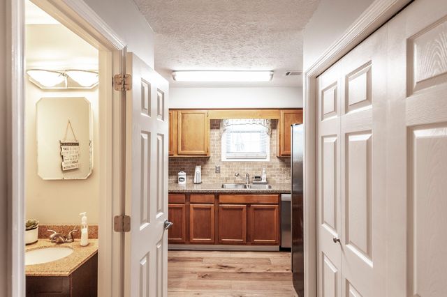 430 Walton Ferry Rd Apt 1606, Hendersonville, TN 37075