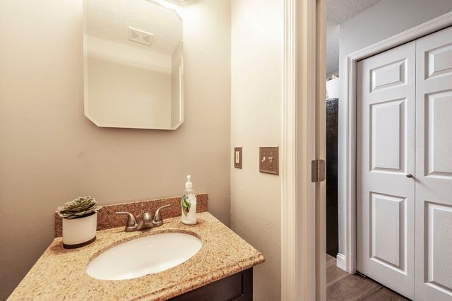 430 Walton Ferry Rd Apt 1606, Hendersonville, TN 37075