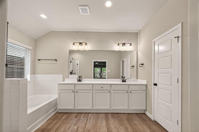 808 Avenue E, South Houston, TX 77587