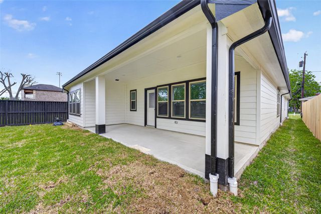 808 Avenue E, South Houston, TX 77587