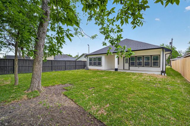 808 Avenue E, South Houston, TX 77587