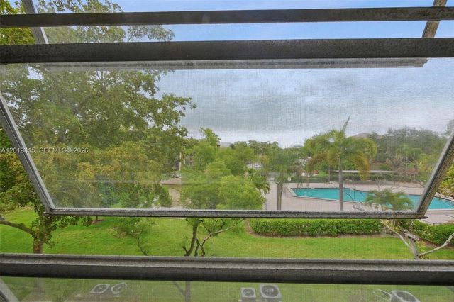 13455 SW 9th Ct 314J, Pembroke Pines, FL 33027