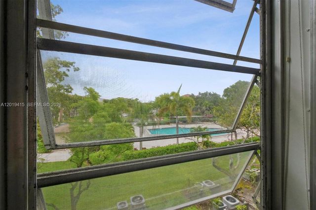 13455 SW 9th Ct 314J, Pembroke Pines, FL 33027