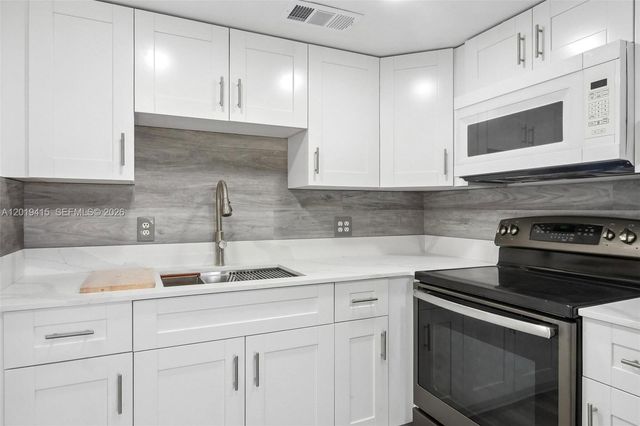 13455 SW 9th Ct 314J, Pembroke Pines, FL 33027