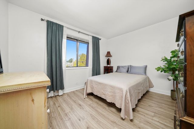 195 W Brandon Court A33, Palatine, IL 60067