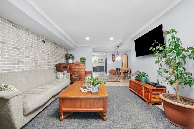 195 W Brandon Court A33, Palatine, IL 60067