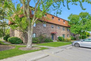 195 W Brandon Court A33, Palatine, IL 60067