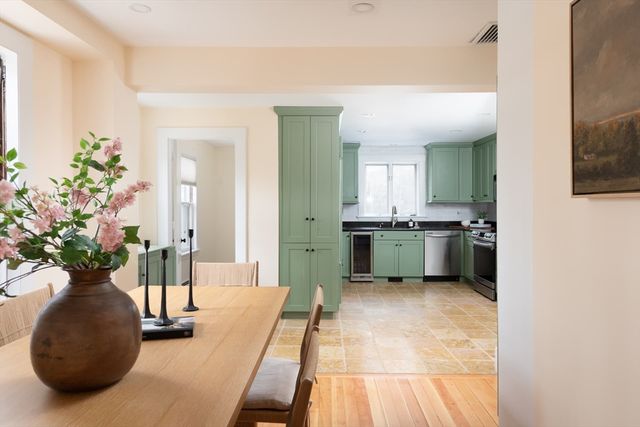 556 Wellesley Street, Weston, MA 02493