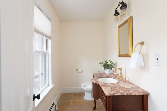 556 Wellesley Street, Weston, MA 02493