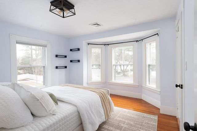 556 Wellesley Street, Weston, MA 02493