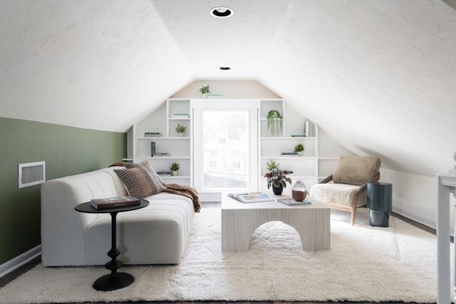 556 Wellesley Street, Weston, MA 02493