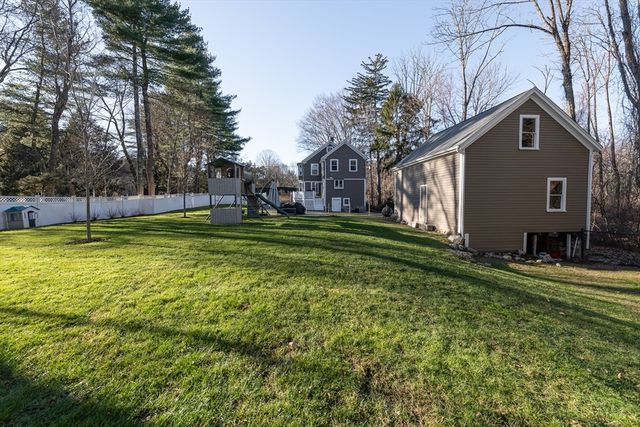 556 Wellesley Street, Weston, MA 02493
