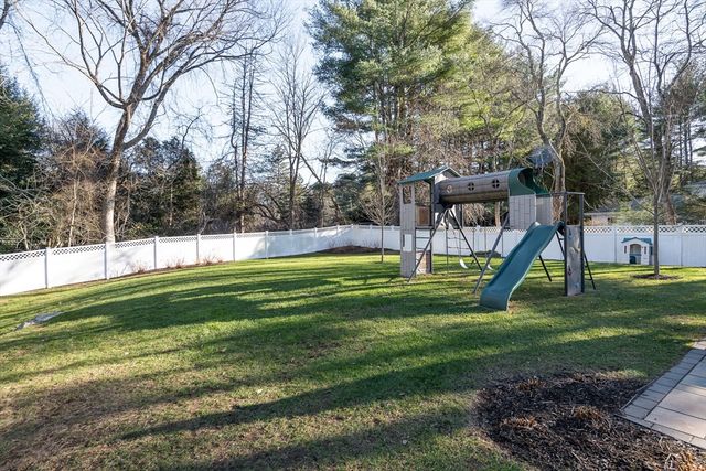 556 Wellesley Street, Weston, MA 02493