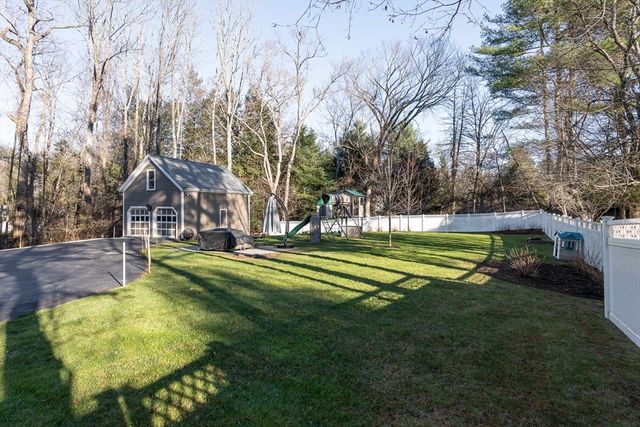 556 Wellesley Street, Weston, MA 02493
