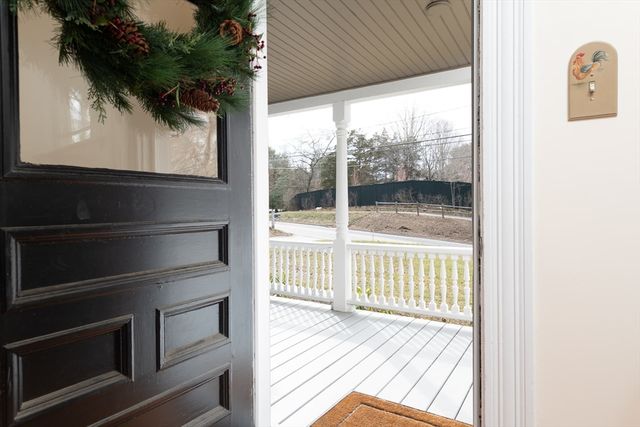 556 Wellesley Street, Weston, MA 02493